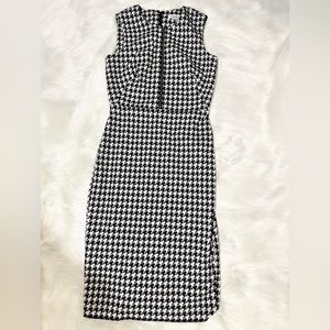 Calvin Klein Dress Size 4 Black/White Sleeveless Knee Length